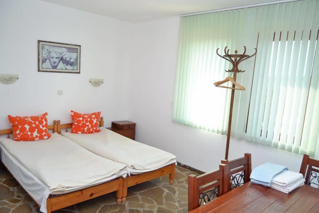 Guest House Diabora ارباناسي المظهر الخارجي الصورة