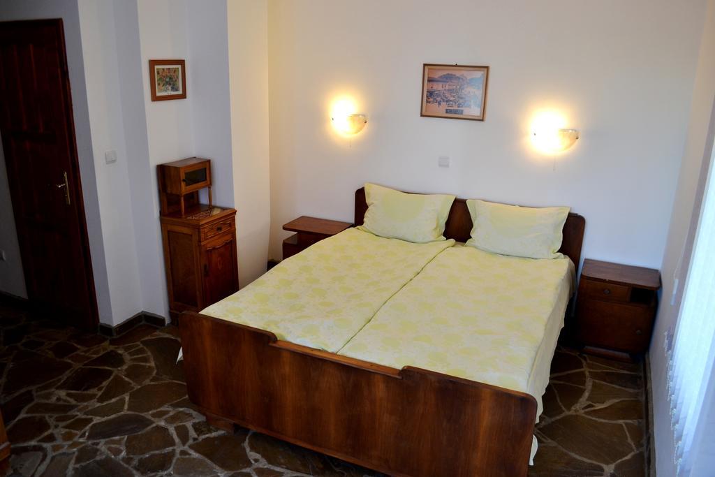 Guest House Diabora ارباناسي الغرفة الصورة